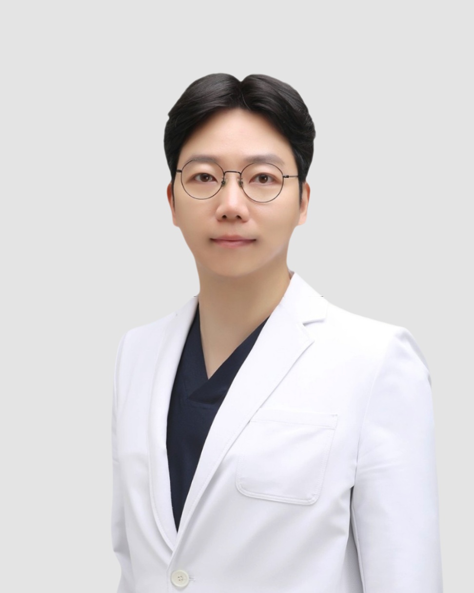 Dr. Lee Chi Hyun 